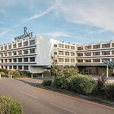 Renaissance London Heathrow Hotel
