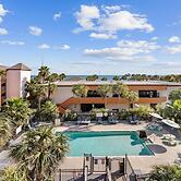 Beachfront Palms Resort Galveston, an Ascend Collection Hotel