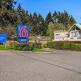 Motel 6 Surrey, BC