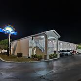 Days Inn by Wyndham Bradenton I-75