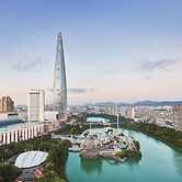 Lotte Hotel World