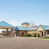 Days Inn & Suites by Wyndham Moncton