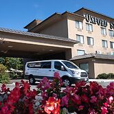 Oxford Suites Portland - Jantzen Beach