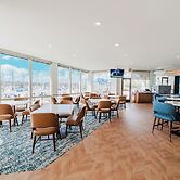 Bay Club Hotel & Marina