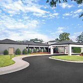 Courtyard by Marriott Richmond West