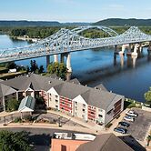 Courtyard by Marriott La Crosse