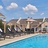 Sonesta Simply Suites Cleveland Airport