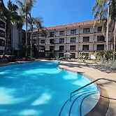 Buena Park Grand Hotel & Suites