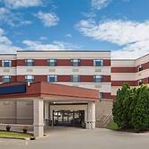 Royle Hotel Milwaukee Airport