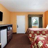 Days Inn by Wyndham Queensbury/Lake George