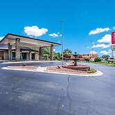 Econo Lodge Inn & Suites