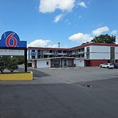 Motel 6 Raleigh, NC – Downtown South