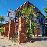 Elkira Court Motel