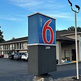 Motel 6 Macclenny, FL