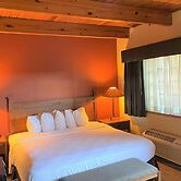 Crossroads Hotel and Event Center