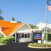 Howard Johnson by Wyndham Vero Beach / Downtown