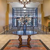 Arlington Court Suites, a Clarion Collection Hotel