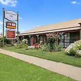 The Settlement Historic Hotel