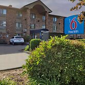 Motel 6 Milwaukee, WI - Glendale