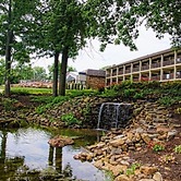 Fourwinds Lakeside Inn & Marina