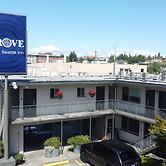 The Grove West Seattle Inn