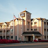 Howard Johnson by Wyndham Salinas