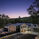 The Inelle, Oakhurst Yosemite, a Tribute Portfolio Hotel