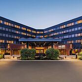 Crowne Plaza Edison by IHG