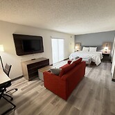 Hawthorn Suites by Wyndham Tinton Falls