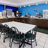 Days Inn by Wyndham Forsyth