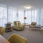 Holiday Inn Bloomington Airport South Mall Area by IHG