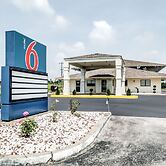 Motel 6 Berea, KY