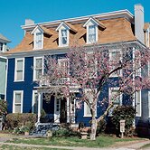 Meadows Inn Bed & Breakfast