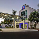 Motel 6 Gilroy, CA