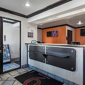 Motel 6 Riverside, CA - UCR East