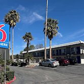 Motel 6 Simi Valley, CA