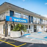 Motel 6 Kissimmee, FL - Orlando