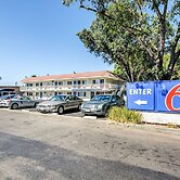 Motel 6 Stockton, CA - North
