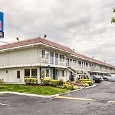 Motel 6 Everett, WA - South