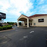Brentwood Inn & Suites