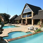 Misty Hills Country Hotel