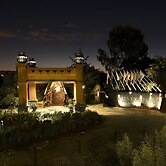 Misty Hills Country Hotel