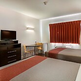 Motel 6 Moncton, NB
