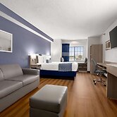 Microtel Inn & Suites by Wyndham Lincoln