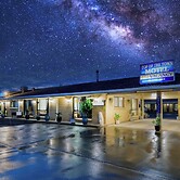 Top Of The Town Motel