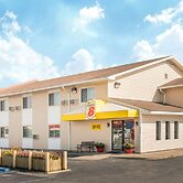 Super 8 by Wyndham Moberly MO