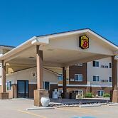Super 8 by Wyndham Gillette