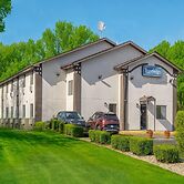 Travelodge by Wyndham Muskegon