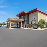 Red Roof Inn PLUS+ & Suites Malone