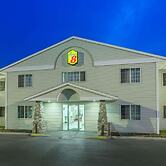 Super 8 by Wyndham Hamilton